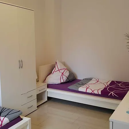 Daire Holiday Apartment Essen *