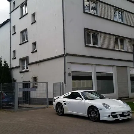 Holiday Apartment Essen דירה *